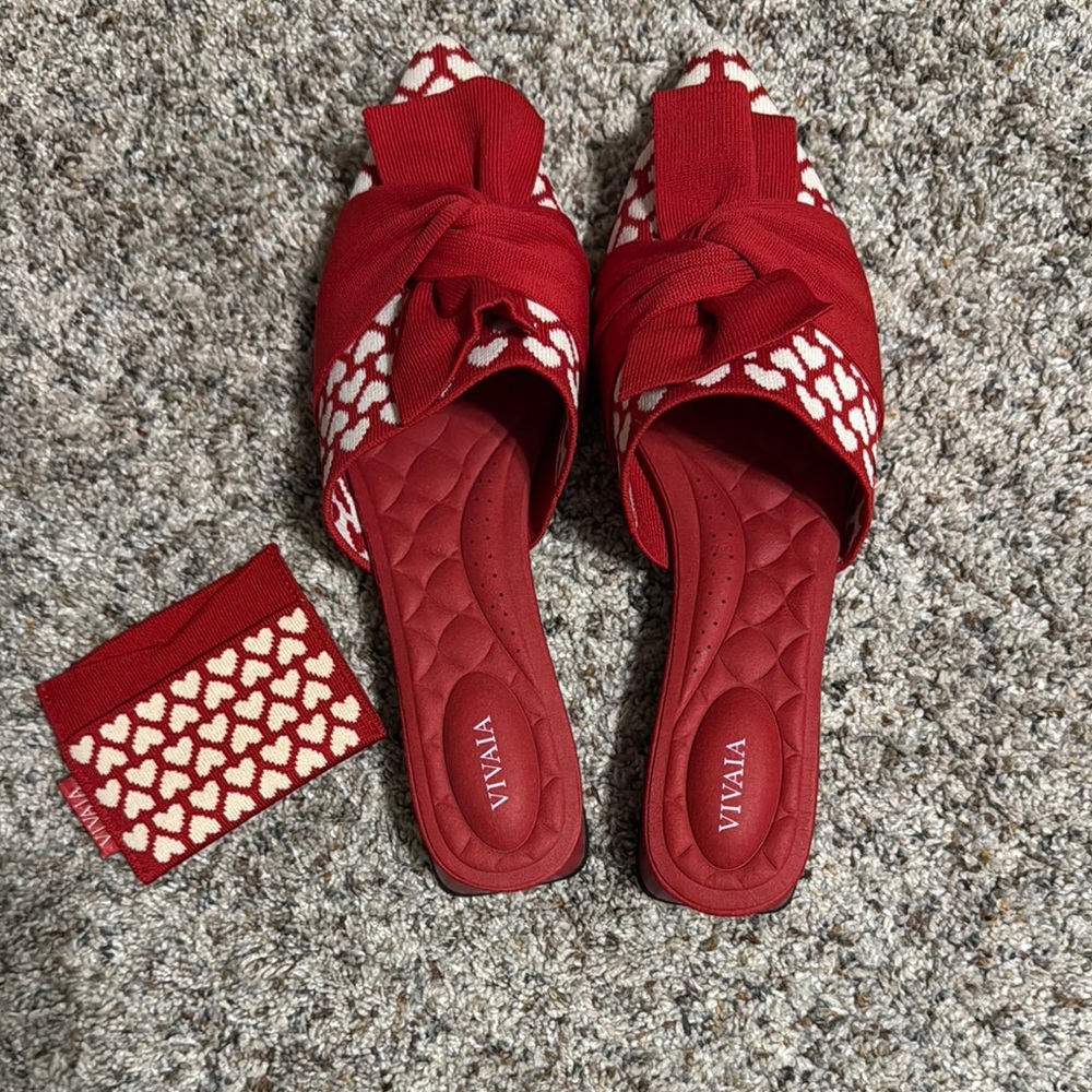 Vivaia Red Heart Slides sz 11